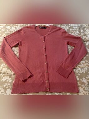 NEW YORK & COMPANY ROSE PINK LONG SLEEVE SWEATER WITH JEWELED BUTTONS SZ MEDIUM